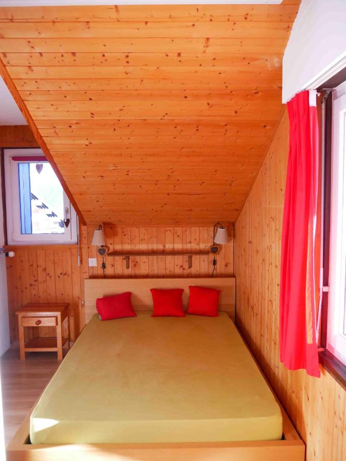 Romantic Chalet-Style Flat With Mountain View Torgon Bagian luar foto